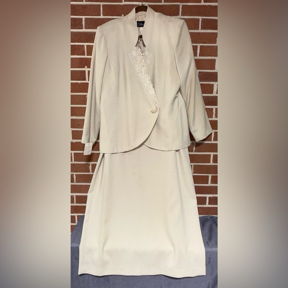 Chic Cream Women's Skirt Set